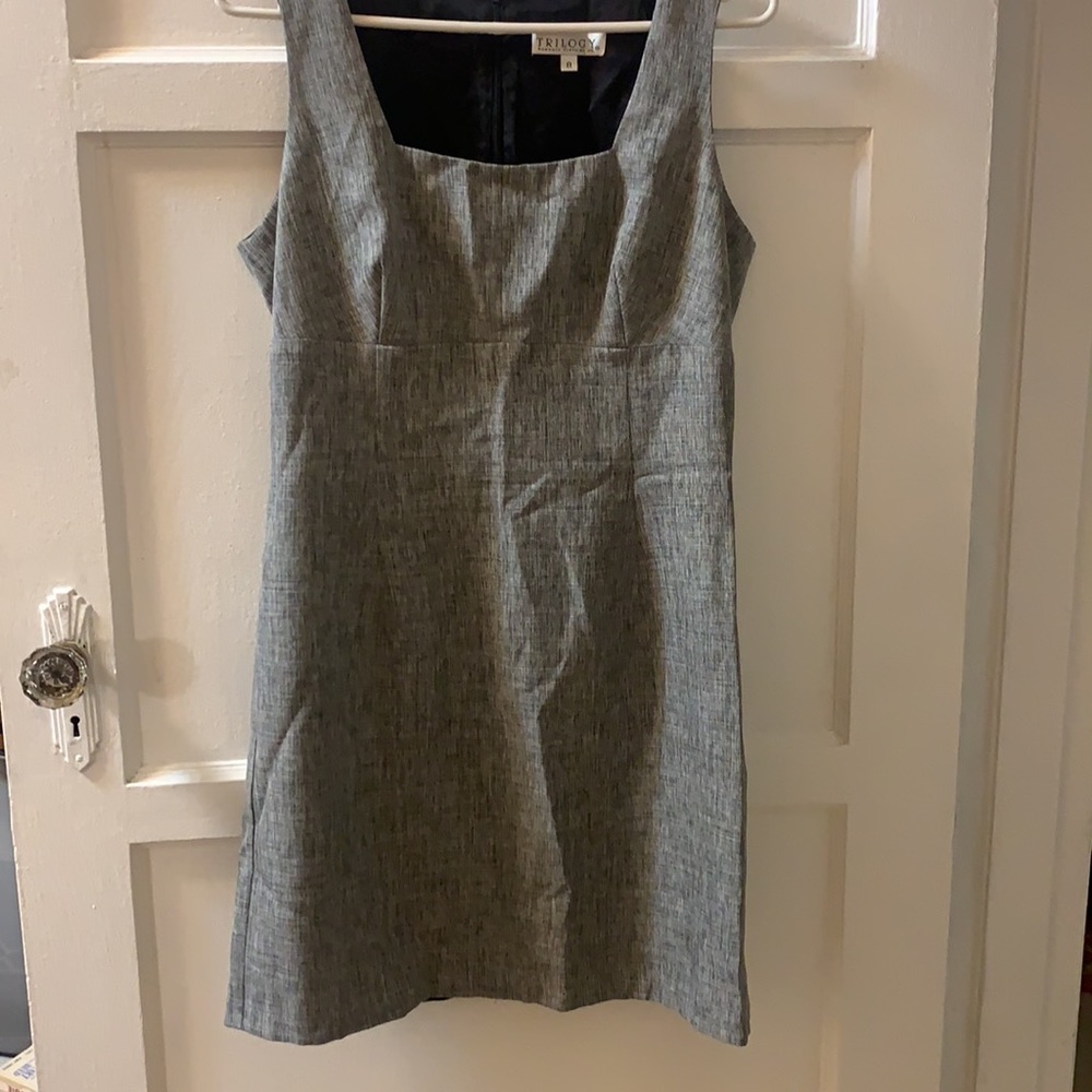 TRILOGY RAMPAGE CLOTHING CO. SZ 8 GRAY DRESS SZ 8.